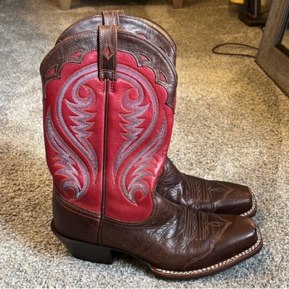 Ariat cowgirl boots